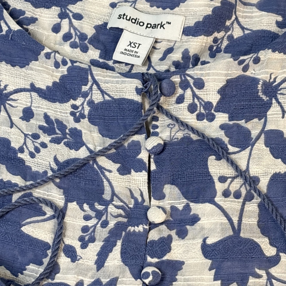 Studio Park Size XST blu Floral Print Blouse 3/4 Sleeve Lined Xsmall Tall Pocket - Picture 2 of 10